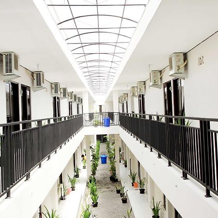 D'Paragon Pringwulung Maguwo Exteriér fotografie
