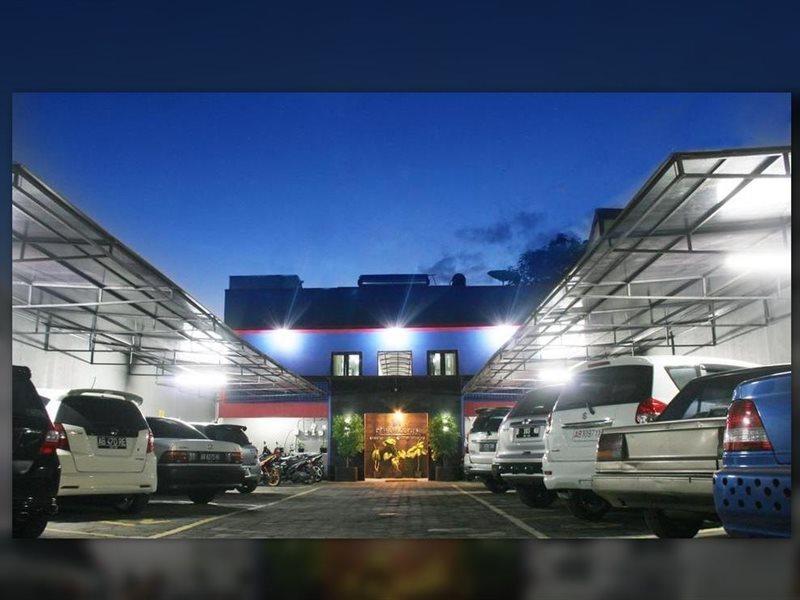 D'Paragon Pringwulung Maguwo Exteriér fotografie
