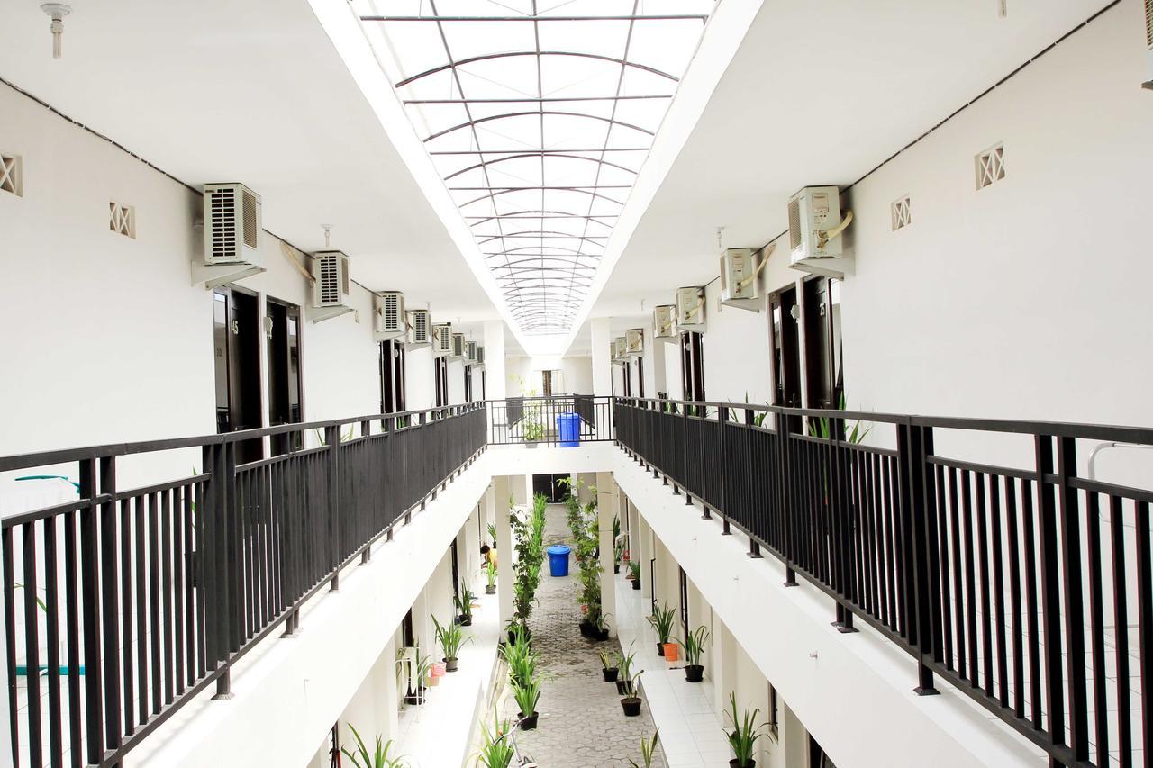 D'Paragon Pringwulung Maguwo Exteriér fotografie