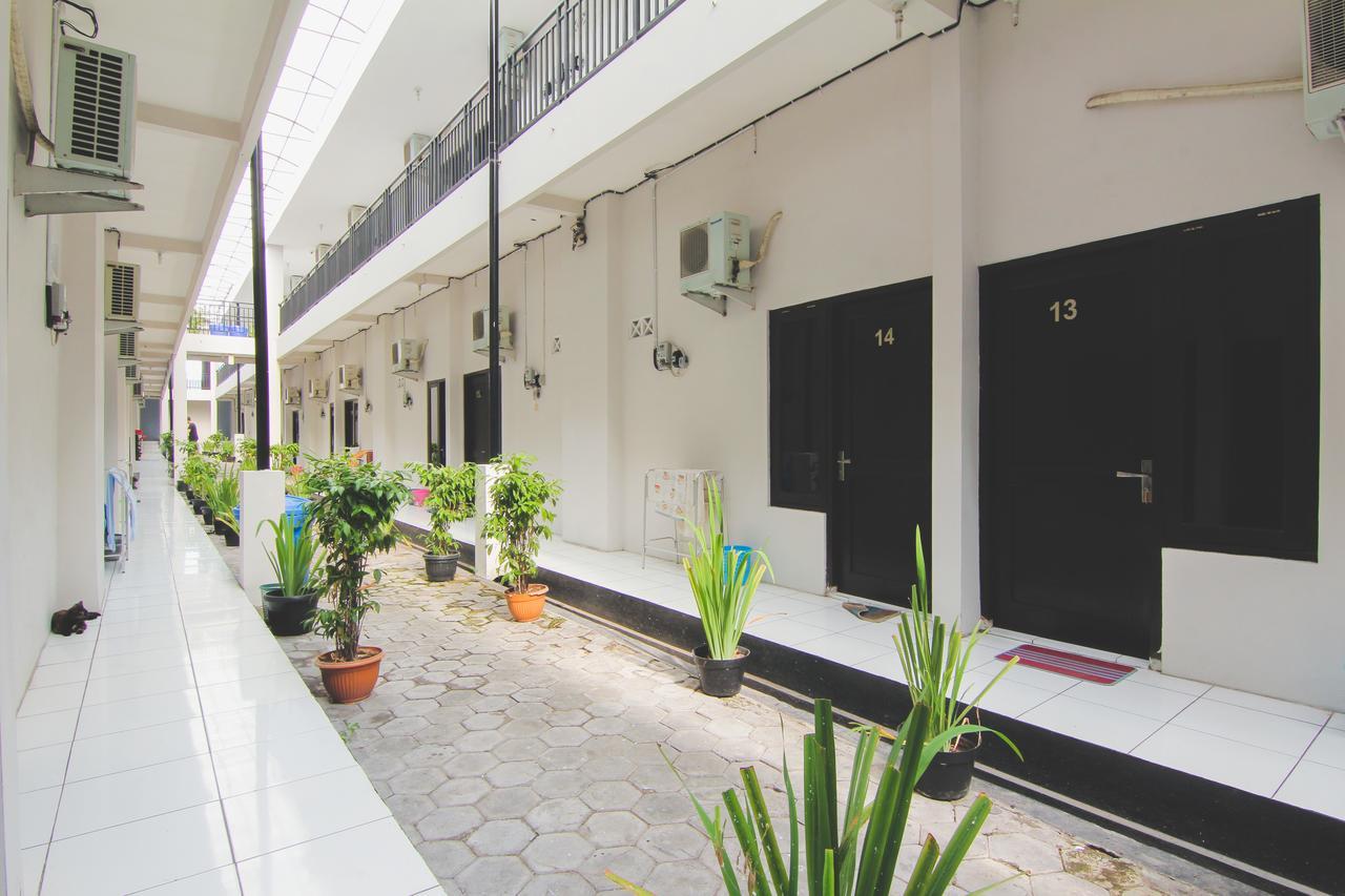D'Paragon Pringwulung Maguwo Exteriér fotografie
