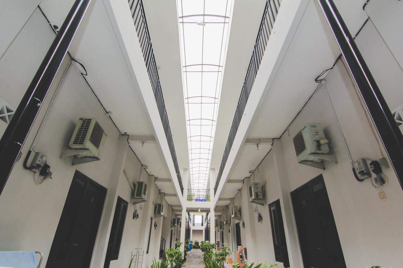 D'Paragon Pringwulung Maguwo Exteriér fotografie